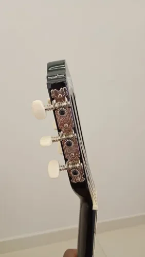 Violão Batuc com detalhe