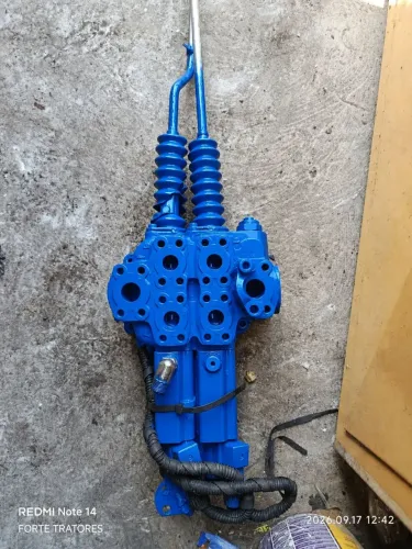 Comando hidráulico New Holland 12D