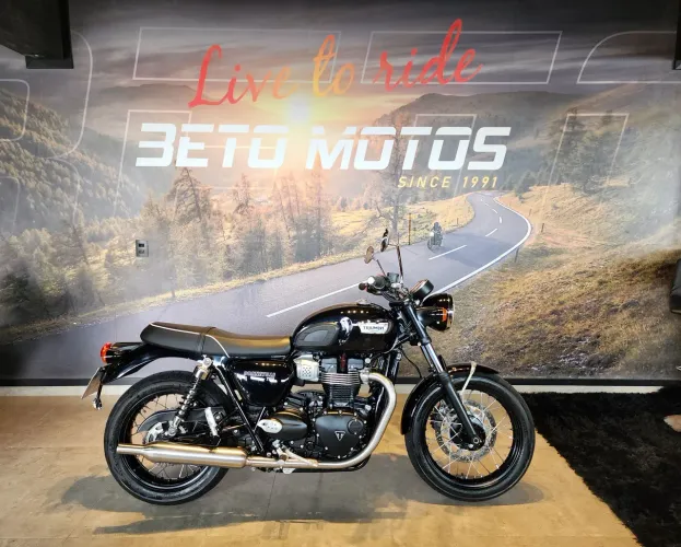 TRIUMPH BONNEVILLE T100