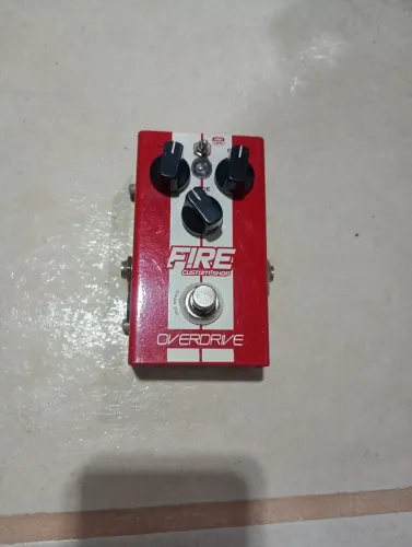 Pedal fire overdrive para guitarra