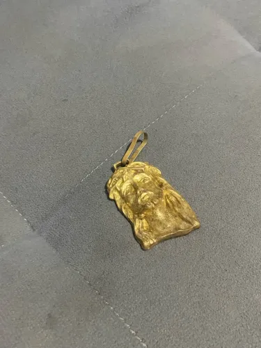 Vendo medalha de Jesus Cristo de moeda antiga