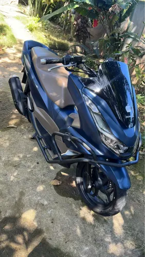 Pcx 2023 ABS, já com os ferros protetores 