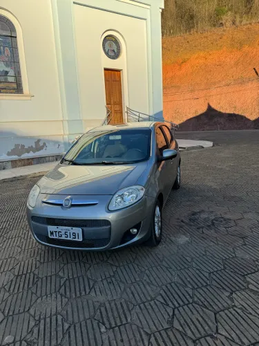 Fiat Palio Attractive 1.0 EVO Fire Flex 8V 5P 2012