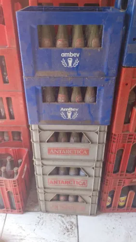 Caixa de cerveja , KS, litrão, litrinho. Com garrafas.