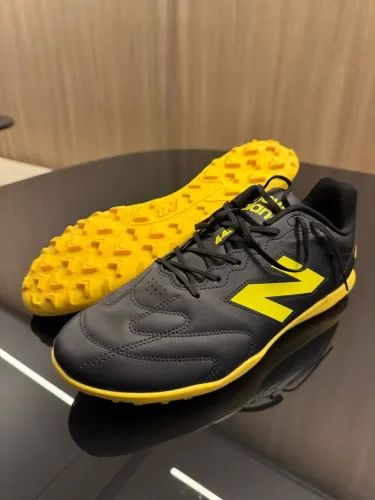 Chuteira society new balance
