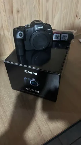 Câmera R8