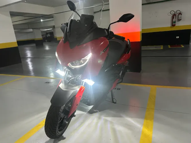 Xmax 2024 sem detalhe muito conservada