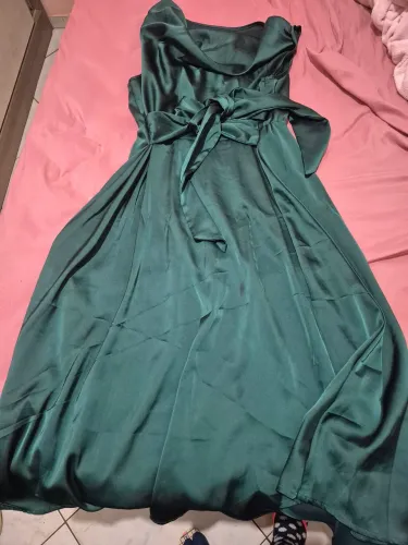 Roupas novas e usadas apenas uma vez
