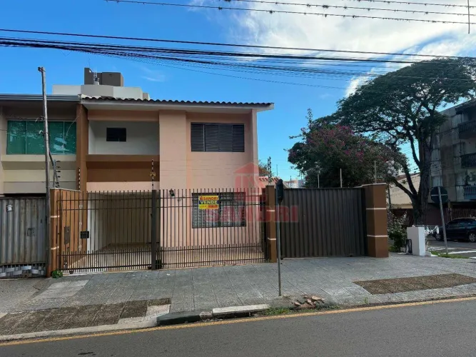 Sobrado com 3 dormitórios à venda, 170 m² por R$ 725.000,00 - Zona 02 - Maringá/PR