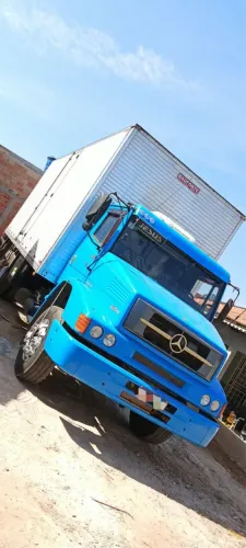 CAMINHÃO MERCEDES-BENZ 1622 L BAÚ