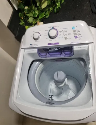 Máquina de Lavar Electrolux 10,5kg Branca Turbo Economia Jet&Clean Filtro Fiapos 220V