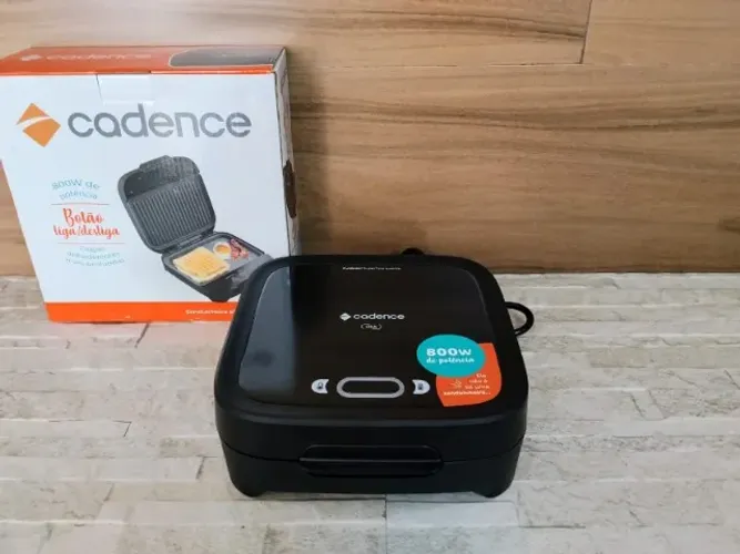 Sanduicheira e Grill Cadence 2 Em 1 800w 127v