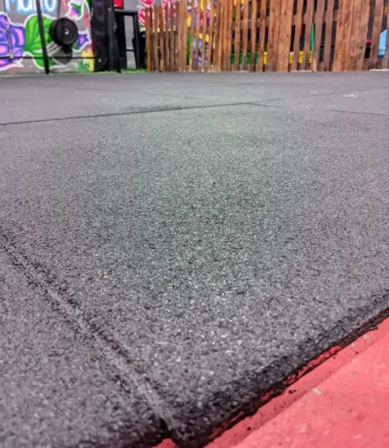 PISO DE BORRACHA CROSSFIT 1m x 1m x 15mm