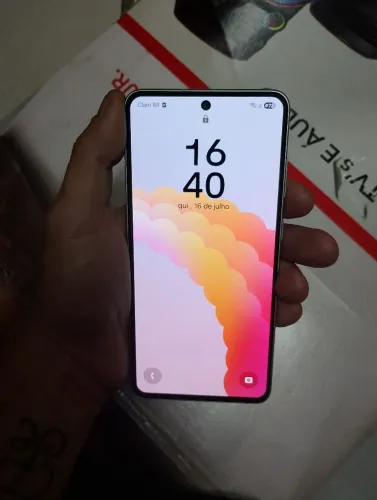 Vendo ou troco com volta, S21 FE 5G 128gb 8 de ram com Nfc semi novo, todo original
