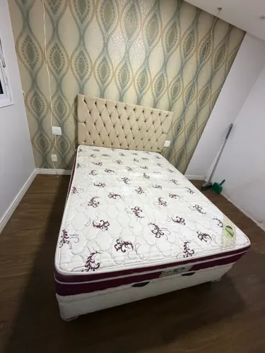 Cama Box casal padrão com com baú acompanha cabeceira