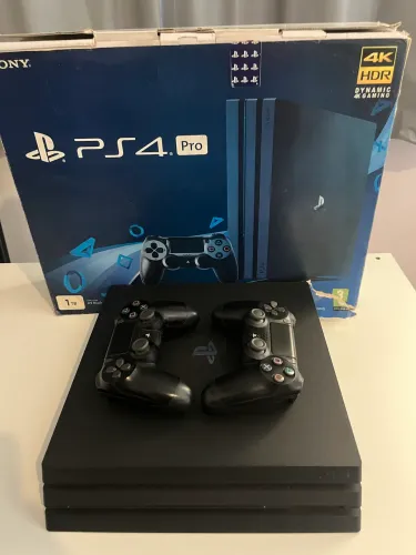 PlayStation 4 pro 1 tb