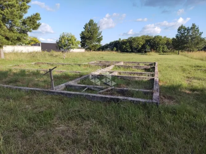 Amplo terreno á venda no bairro Jardim Berleze poucos metros da nova Perimetral
