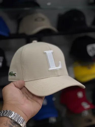 Boné esportivo L