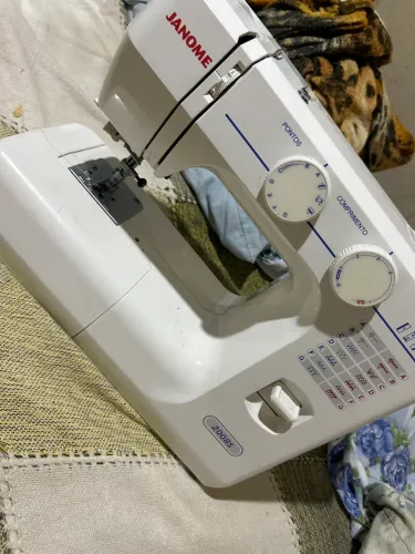 Máquina de Costura Nova