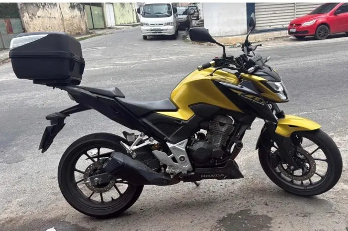 Twister 300F dourada