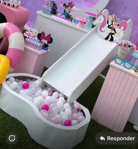 Escorregador e piscina de bolinha em mdf pra decoração 