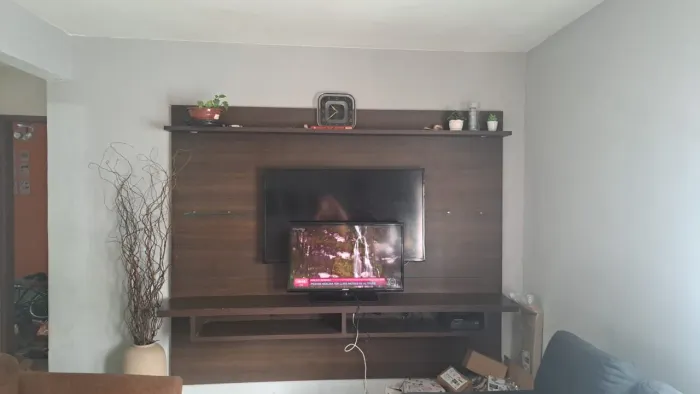 Painel de madeira com luz