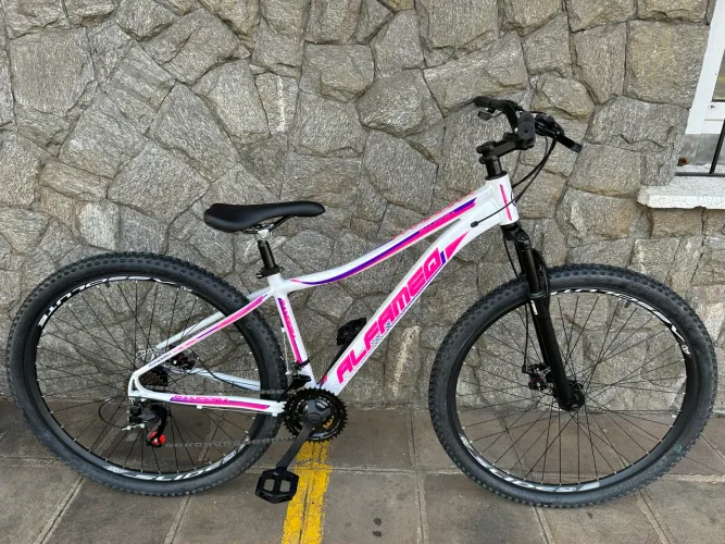 Bicicleta aro 29 freios a disco alumínio nova
