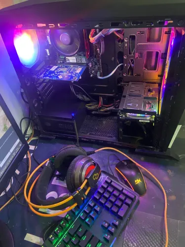 CPU gamer Ryzen 5 2600 Six 8 giga placa de video 4 giga NVMe 256 hd 500 mouse teclado