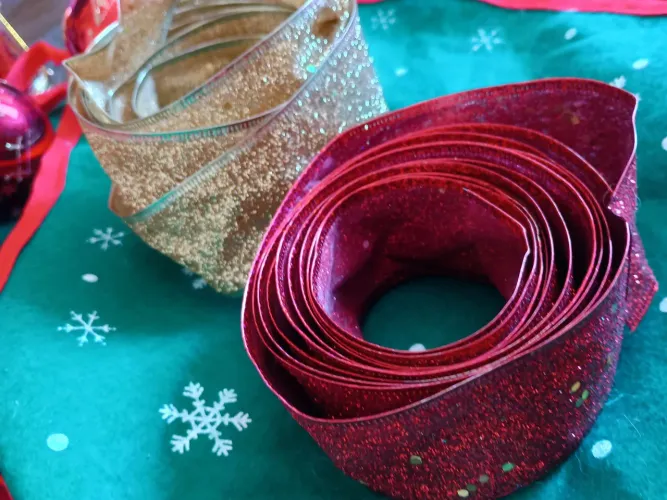 Bolas de árvore de natal + enfeites + duas saias de árvore de natal! Aceito Oferta!
