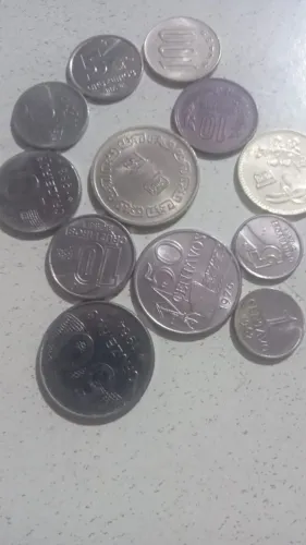 Coleção de moedas antigas. 12 moedas nacionais e estrangeiras.