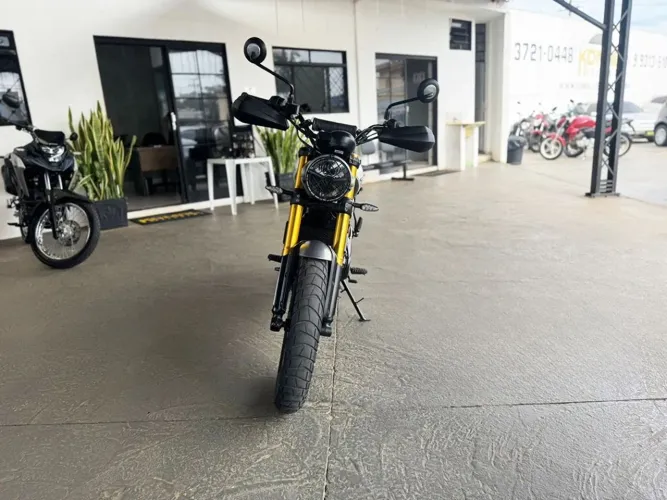 TRIUMPH SCRAMBLER 400 X