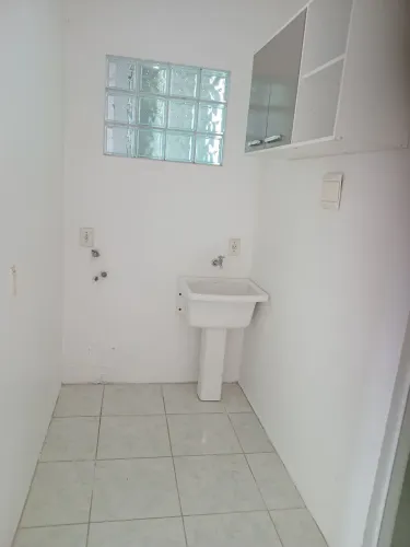 Alugo apto costeira