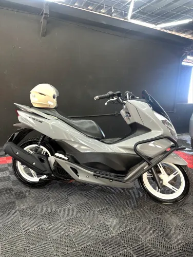 Honda Pcx super nova. Ótimo custo benefício