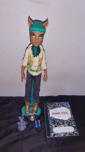 Boneca Monster High Lote Clawd básico+ mini Lote acessórios Frankie Básica