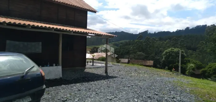 CASA COM 3 DORMITÓRIOS EM ITUPORANGA SC, LOCALIDADE RIO BONITO À VENDA.
