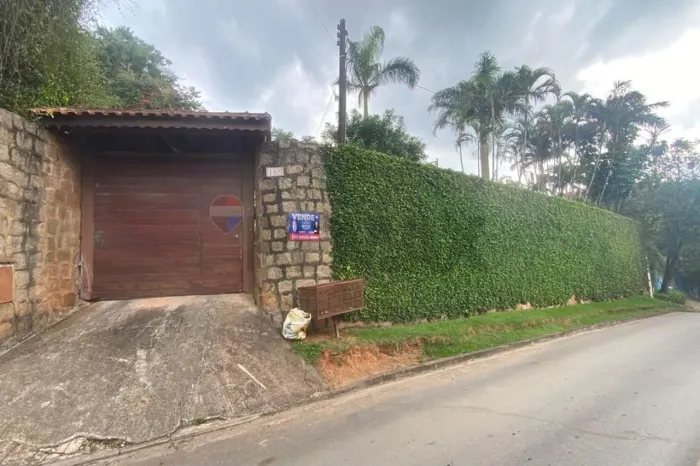 Chácara à Venda em Luiz Fagundes, Mairiporã SP 262,76m² Construídos 2.813m² de Terreno