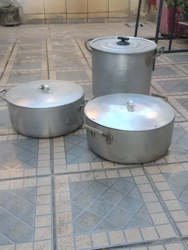 Conjunto panelas grande restaurante