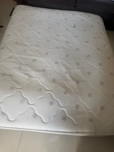 Vendo cama box de casal Queem 