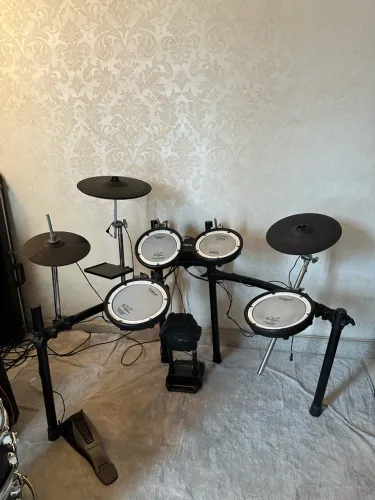 Bateria Eletrônica Roland Td4