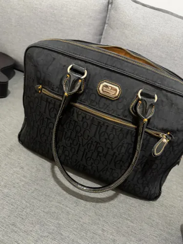 Bolsa Victor Hugo Original Preta - Clássica e Elegante 