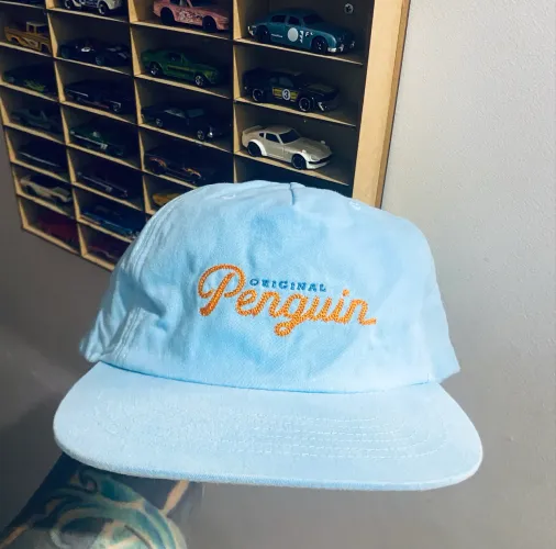 Strapback Penguin 