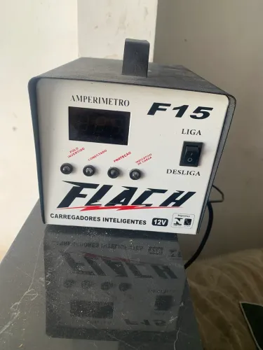 Carregador De Bateria 15a 12v Aux. Partida Bivolt F15 Flach