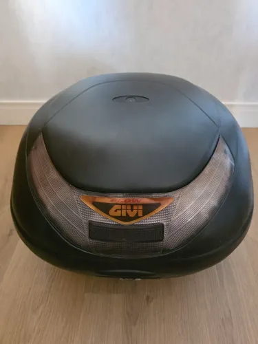 Baú givi 35L