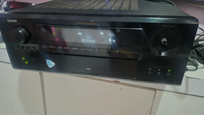 Receiver denon com defeito