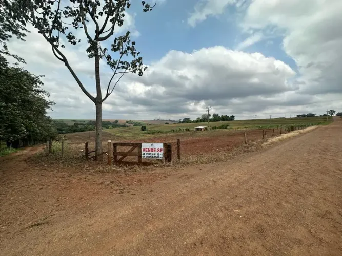 Imóvel para venda possui metros quadrados em Jardim São Domingos - Maringá - PR