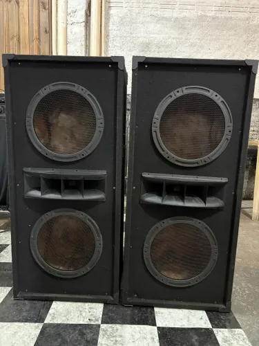 2 caixas de som vazias - gabinetes