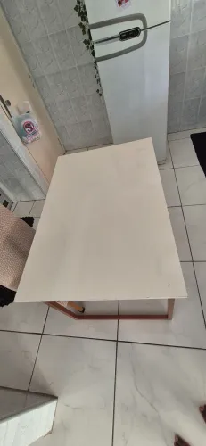 Mesa com 4 cadeiras