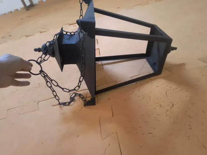 Luminária Estilo Mineiro em Ferro Preto Nova - Suporte Muro + Corrente - 50cm