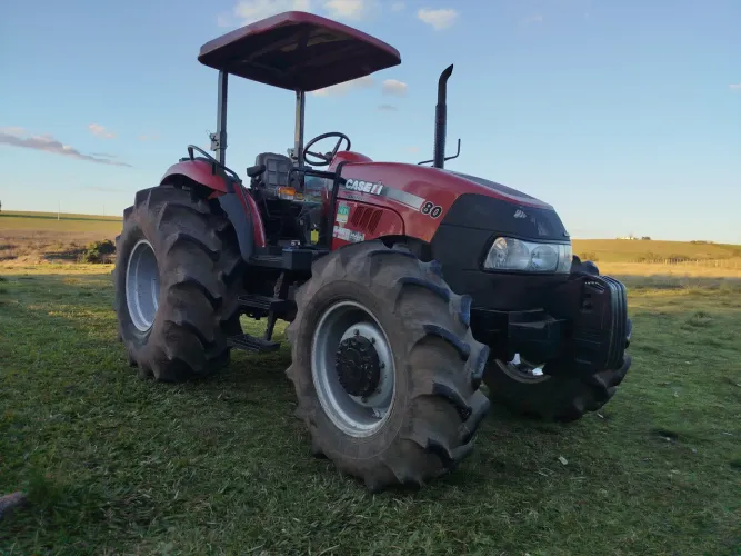 Trator CASE 80