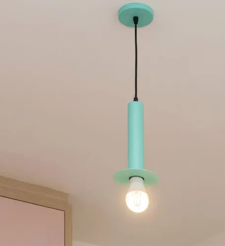 Luminária de teto em perfeitas condições 